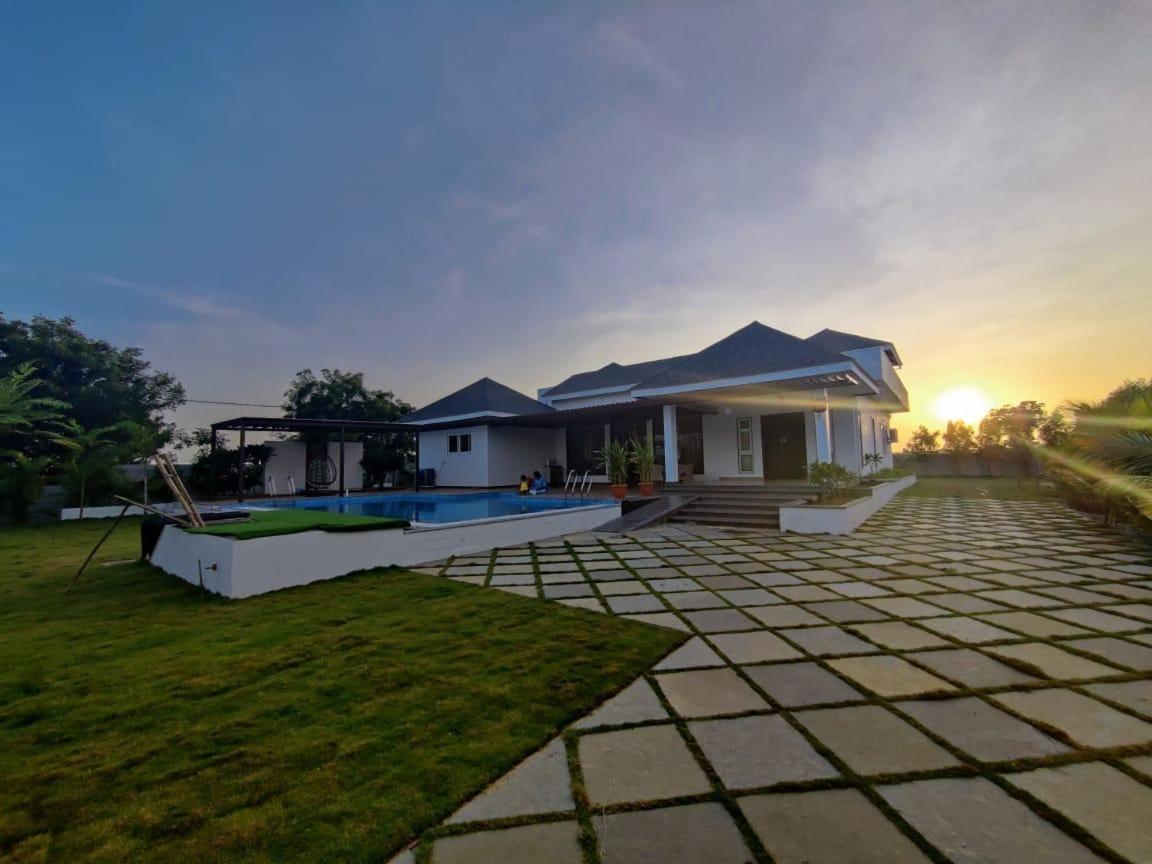 V R Farms Exotic Villa Venkatāpur Εξωτερικό φωτογραφία